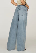 Load image into Gallery viewer, 2K Relaxed Jeans