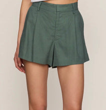 Load image into Gallery viewer, Vantage Linen Shorts
