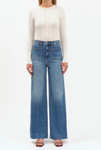 Load image into Gallery viewer, Far Out Vintage City Jeans
