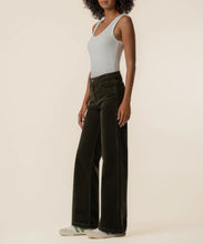 Load image into Gallery viewer, Jean Olive Jeans
