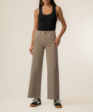 Load image into Gallery viewer, Meg Milk Tea Jeans
