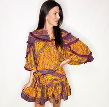 Load image into Gallery viewer, Vintage Print Top
