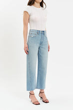 Load image into Gallery viewer, Westwar Barrel Jeans
