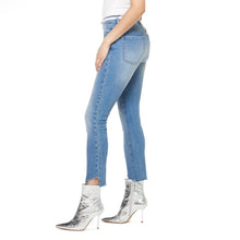 Load image into Gallery viewer, Jones Slim Ankle Jean
