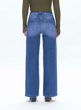 Load image into Gallery viewer, Cloe Wide Leg Jeans
