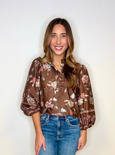 Load image into Gallery viewer, Lilly Floral Top

