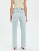 Load image into Gallery viewer, Sundaze Lost Love Jeans
