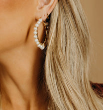 Load image into Gallery viewer, Serena Pearl Earrings
