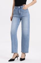 Load image into Gallery viewer, Valentine Tapered Jeans
