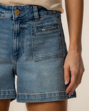 Load image into Gallery viewer, Jane Vibe Shorts
