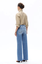 Load image into Gallery viewer, Kylie Jeans

