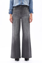 Load image into Gallery viewer, Faith Creased Jeans
