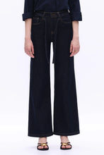 Load image into Gallery viewer, Cloe Jeans
