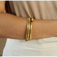 Load image into Gallery viewer, Vicky Snake Bracelet
