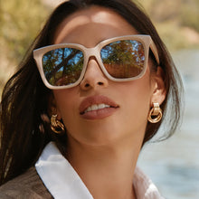 Load image into Gallery viewer, Meredith Polarized Sunglasses
