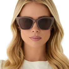 Load image into Gallery viewer, Evie Sunglasses
