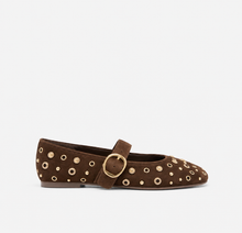 Load image into Gallery viewer, Mella Stud Flats
