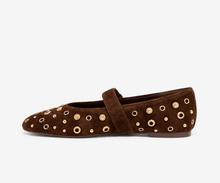 Load image into Gallery viewer, Mella Stud Flats
