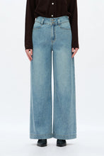 Load image into Gallery viewer, Dolly Rhinestone Jeans
