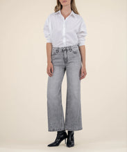 Load image into Gallery viewer, Meg Grey Jeans
