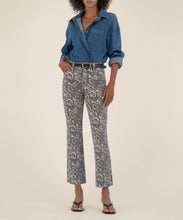 Load image into Gallery viewer, Kelsey Leopard Jeans
