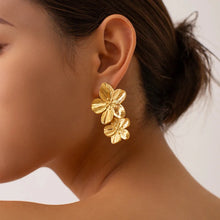 Load image into Gallery viewer, Marcie Earrings
