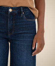 Load image into Gallery viewer, Meg Innoxious Jeans
