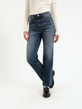 Load image into Gallery viewer, Sundaze Authentic Jeans
