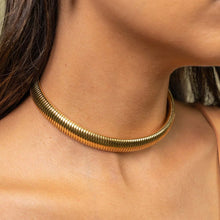 Load image into Gallery viewer, She&#39;s Bossy Necklace
