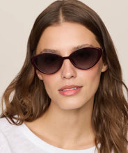 Load image into Gallery viewer, Nouveau Vino Sunglasses
