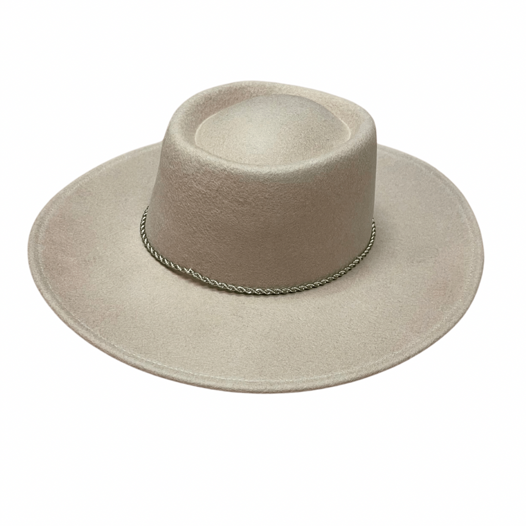 Tan Hat Chain Detail