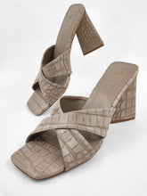 Load image into Gallery viewer, Eartha Textured Heels
